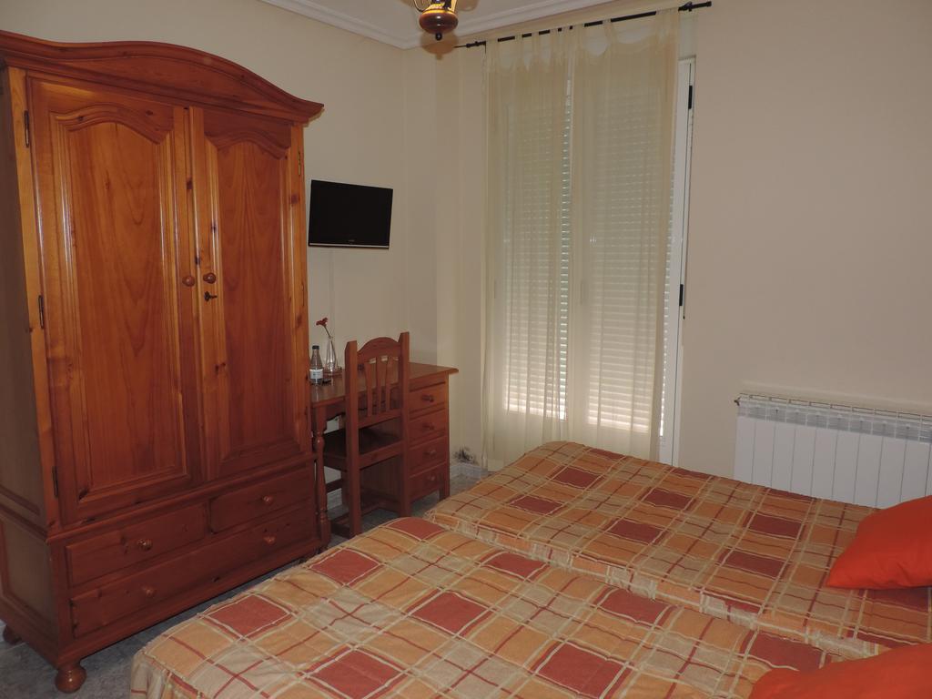 Hostal Sali Pelabravo Zewnętrze zdjęcie