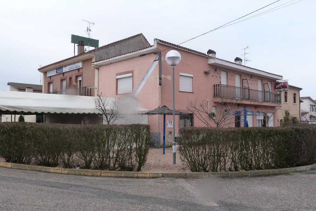 Hostal Sali Pelabravo Zewnętrze zdjęcie