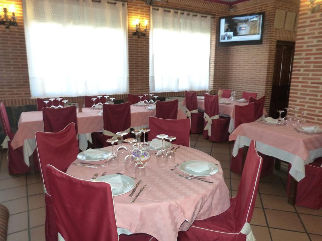 Hostal Sali Pelabravo Zewnętrze zdjęcie